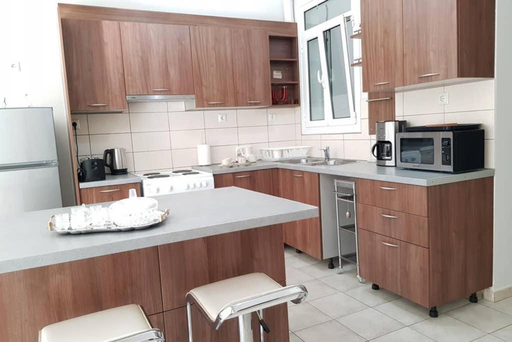 A Great Stay At A Comfortable Large Apartment Athena Bagian luar foto